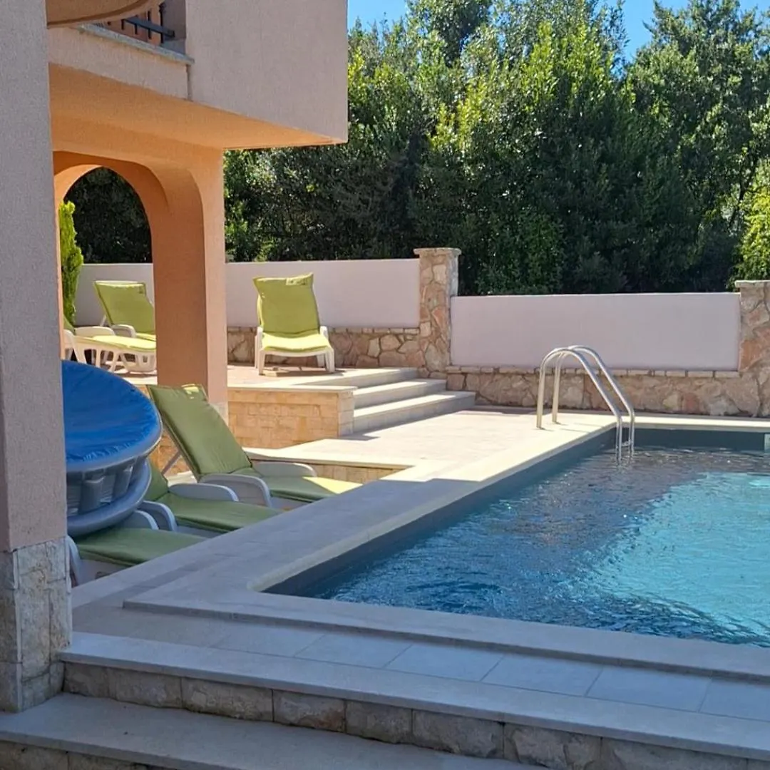 Apartmani Karin Banjole